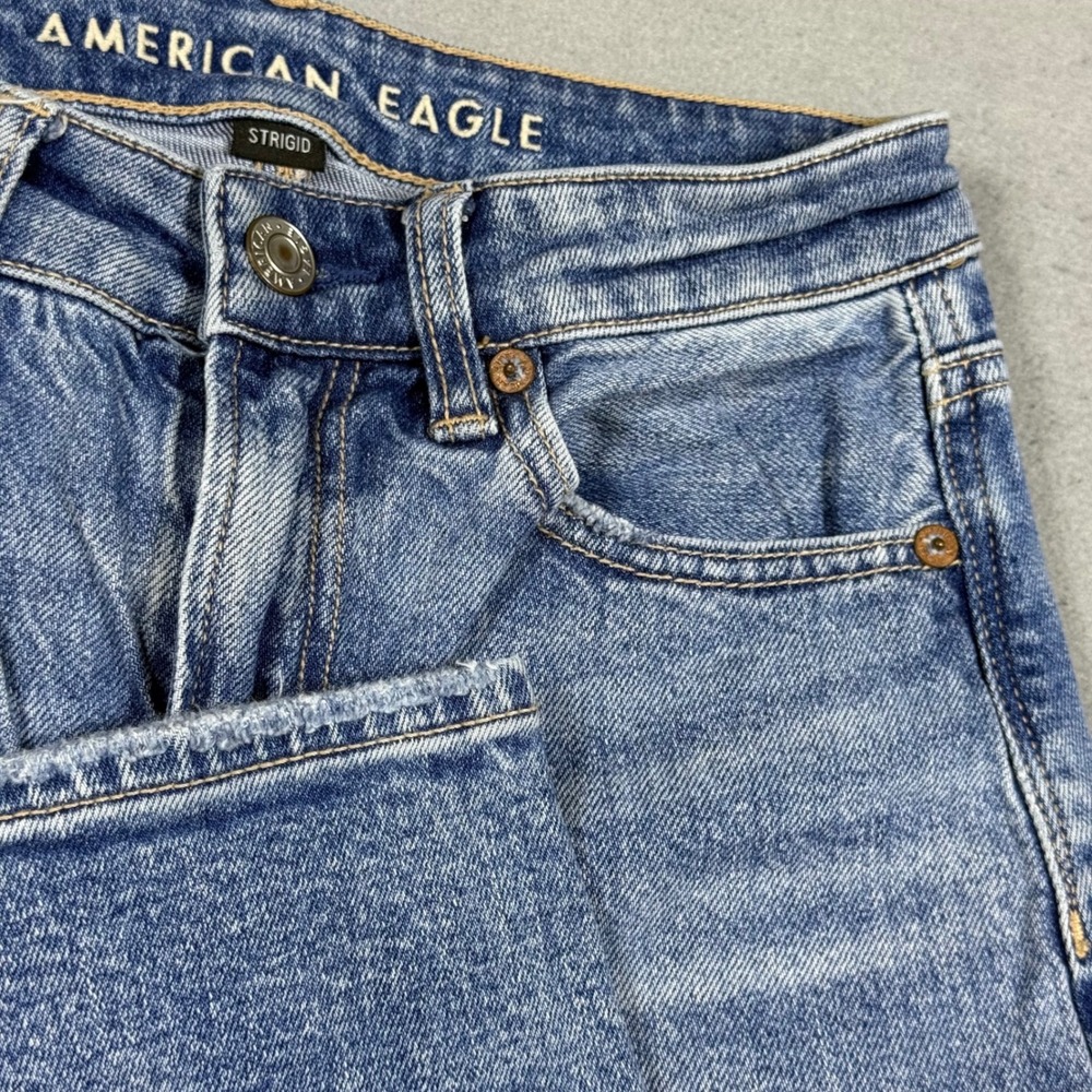 American Eagle Mom Jeans Medium Wash Distressed High Waisted Denim Blue Women 00